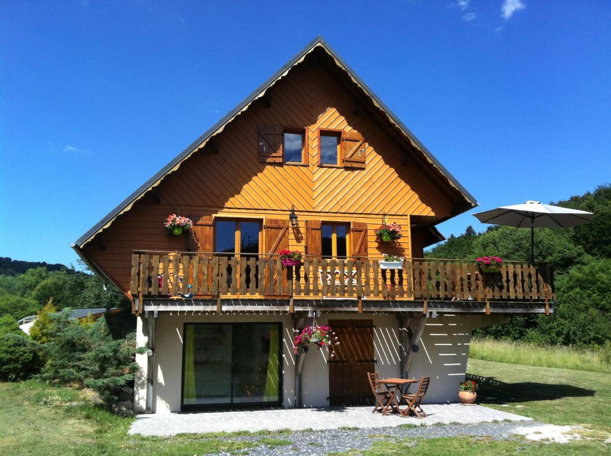Chalet Entre Lac Et Volcan Murol Exterior photo